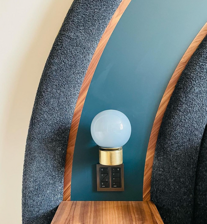 The Uno Wall Light