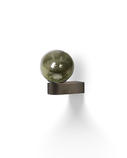 The Uno Wall Light