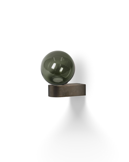 The Uno Wall Light