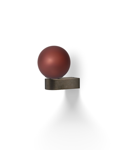 The Uno Wall Light