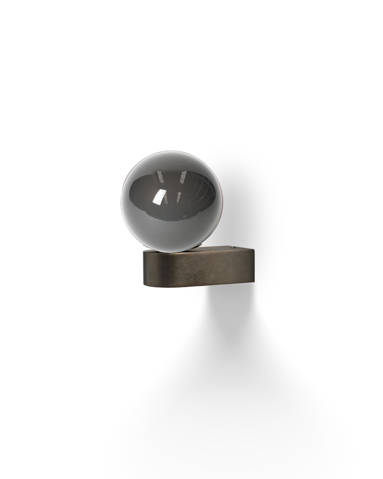 The Uno Wall Light