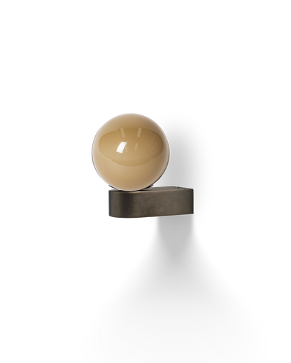 The Uno Wall Light