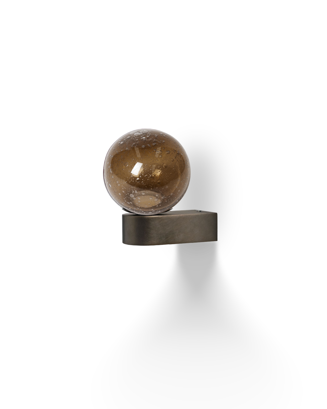 The Uno Wall Light
