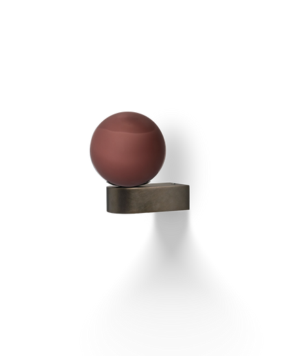 The Uno Wall Light