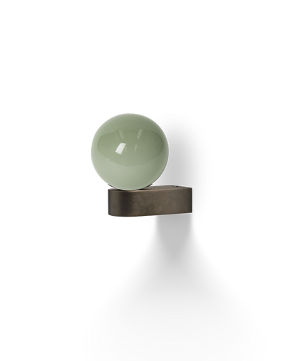 The Uno Wall Light