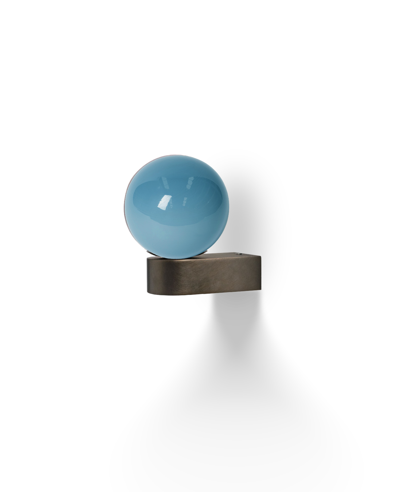 The Uno Wall Light