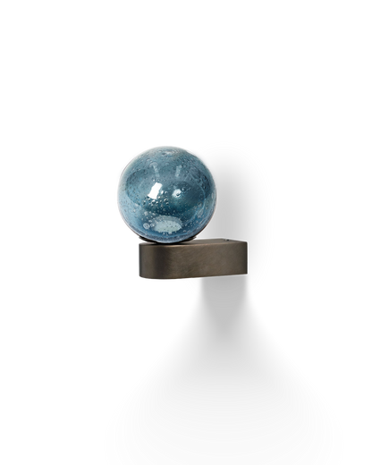 The Uno Wall Light
